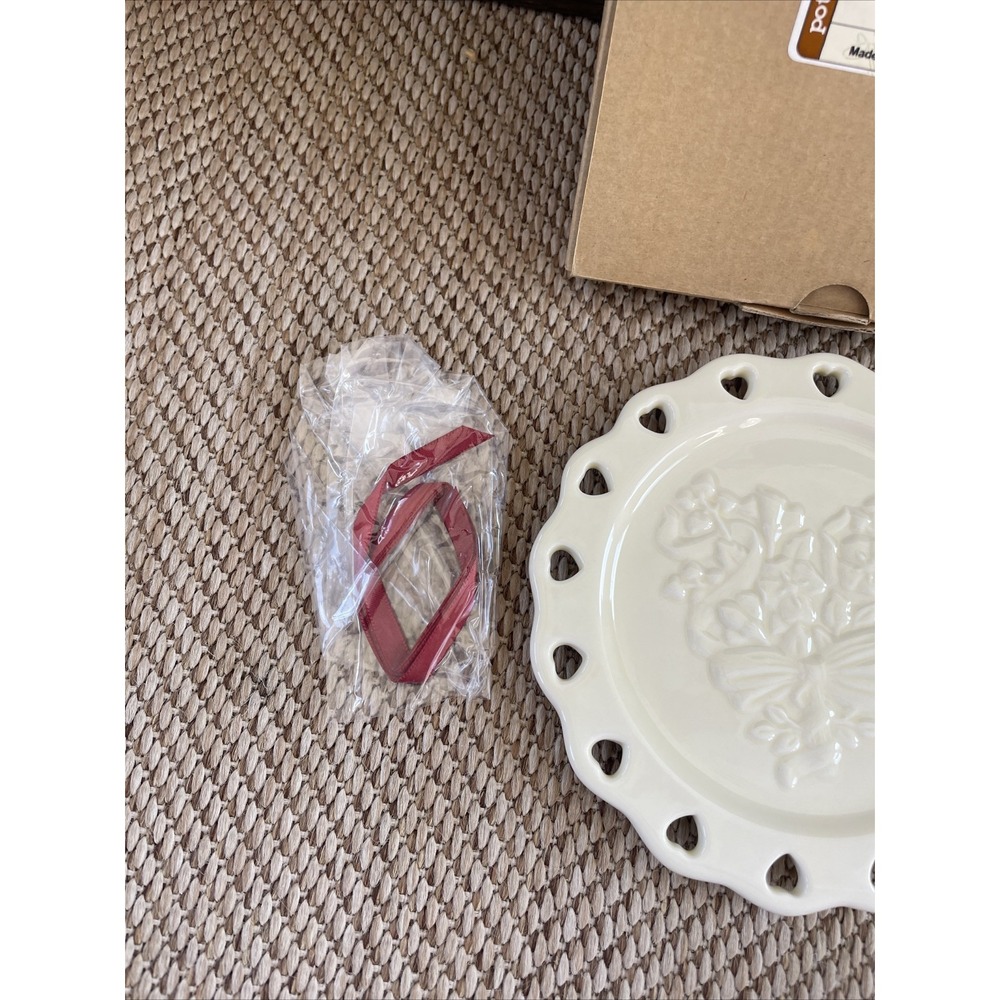Longaberger Sweetheart Pottery Candle Plate & Ribbon Ivory Cream - Picture 4 of 5